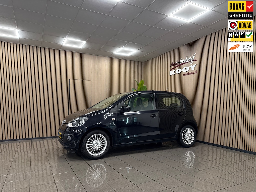Volkswagen Up! 1.0 high up! BlueMotion * Navigatie / LM Velgen / Cruise control / NL Auto *