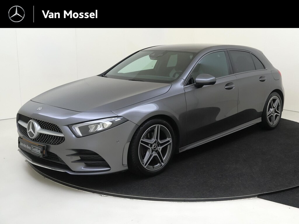 Mercedes-Benz A-klasse 180 Business Solution AMG / Carplay / 18"/ Achteruitrijcamera/ Parktronic/ High-performance LED