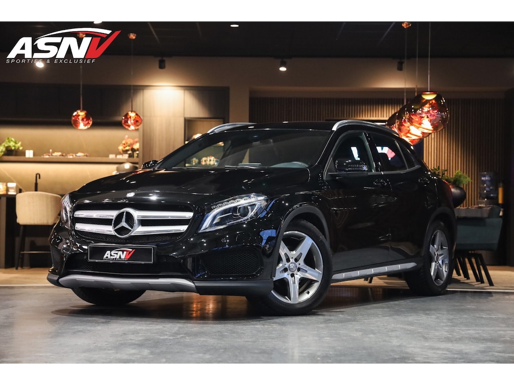 Mercedes-Benz GLA 180 Ambition, 122 PK, Navigatie, AMG/In/Exterieur, Automaat, 18''/AMG, Org. NL!!