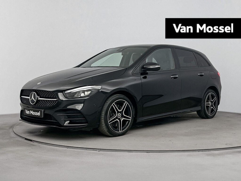Mercedes-Benz B-klasse 250 e AMG Line 218PK | Automaat | Stoelverwarming | Half-Lederen Bekleding | Navigatie | Achteruitrijcamera | Elektrische Achterklep | Carbon Dashboard