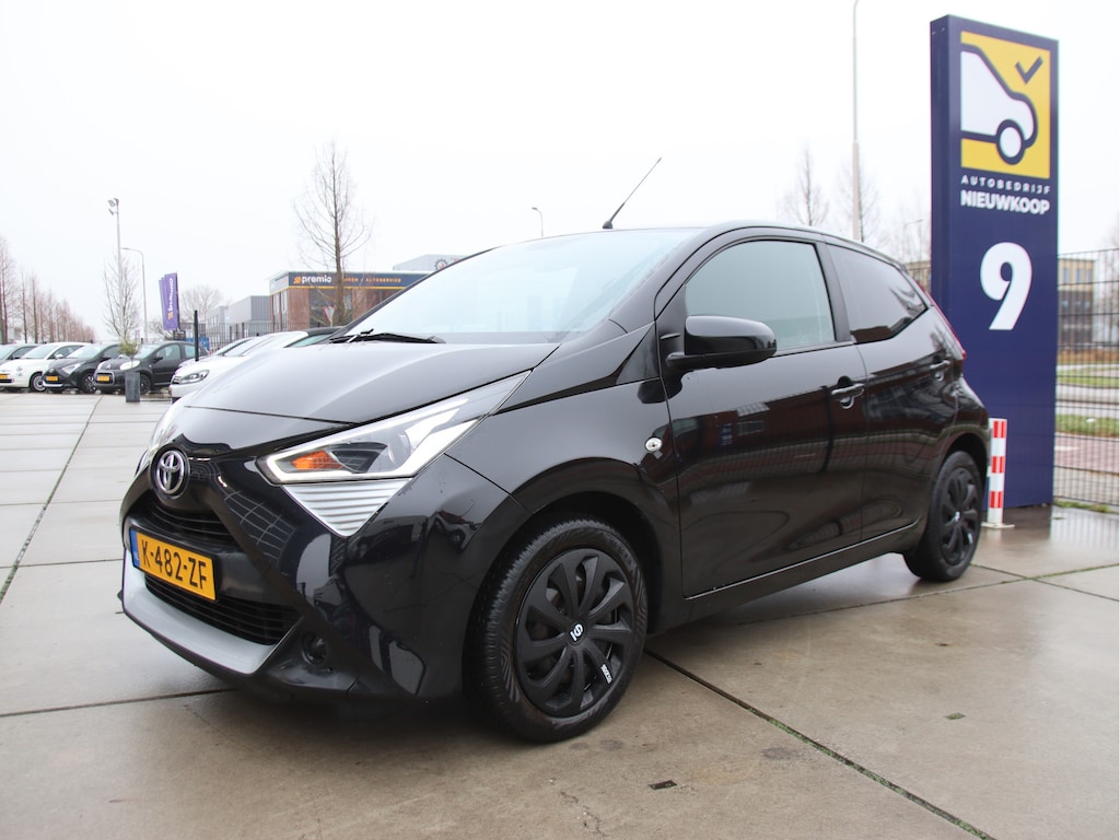 Toyota Aygo 1.0 VVT-i x-play Sparco Camera-Carplay, NL-auto, AC, 1e Eigenaar Zomeractie!