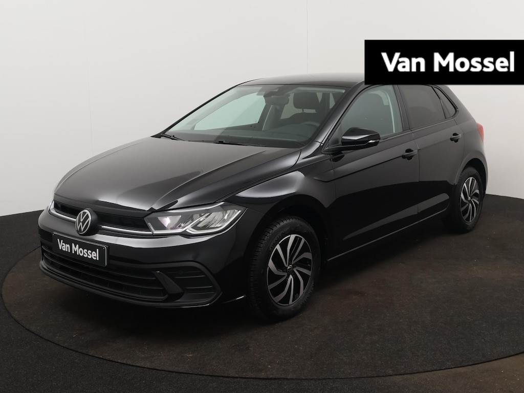 Volkswagen Polo 1.0 TSI Life Edition 95 PK | Draadloze Apple carplay | Achteruitrijcamera  | Parkeersensoren | Travel Assist | LED Verlichting | 15" inch "Essex" LMV |