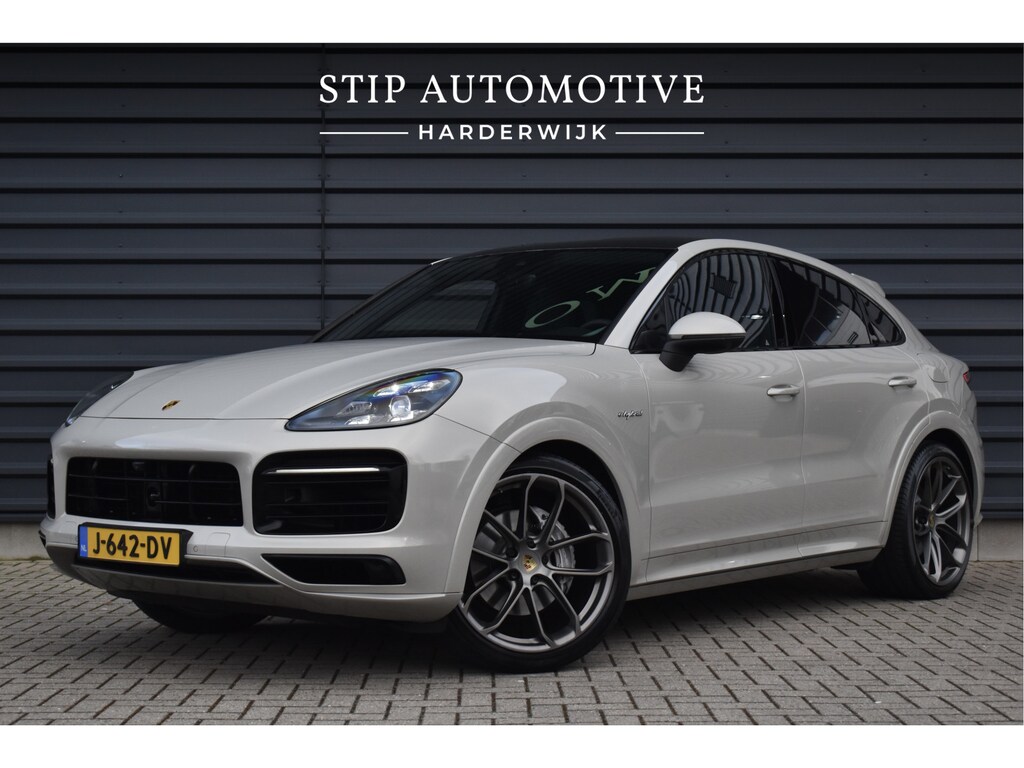 Porsche Cayenne Coupé 3.0 E-Hybrid Lightweight Sport Package | Carbon Dak | ACC | 22'' GT Design | Matrix PDLS+ | Luchtvering | 360 Camera |