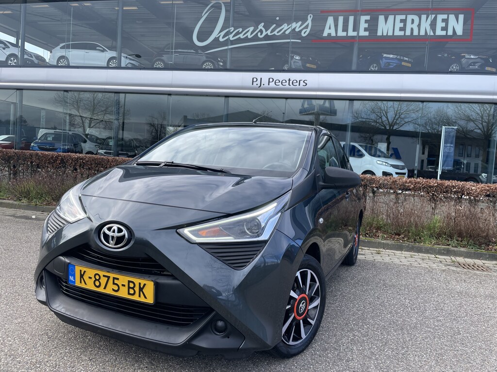 Toyota Aygo 1.0 VVT-i x-fun Airco - Cruise control - Licht metalen velgen 15 inch - Bluetooth - Elektrische ramen voor - Radio - Start/stop systeem - Stuur multifunctioneel - Led verlichting