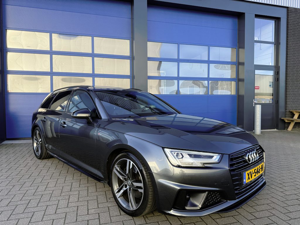 Audi A4 Avant 40 TFSI 190pK Pano/ Led/ Automaat/ Sport S line black edition