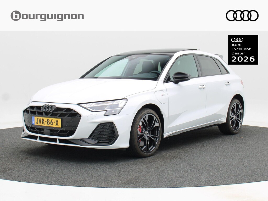 Audi A3 Sportback 45 TFSi e 272 Pk S-Line Competition | Leder | Panoramadak | Full LED | Camera | Apple Carplay | 18 Inch | 6.895 Km !!