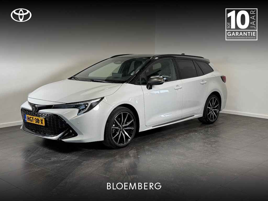 Toyota Corolla Touring Sports Hybrid 140 GR Sport | BSM | Parkeersensoren rondom | Stoelverwarming | Sportstoelen voor | Elektrische achterklep |