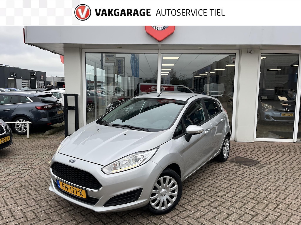 Ford Fiesta 1.0 Style Essential Zeer nette Nederlandse auto, incl. boekjes! Navigatie, Start/Stop systeem, airconditioning, centrale deurvergrendeling met afst.bediening, elektrische ramen