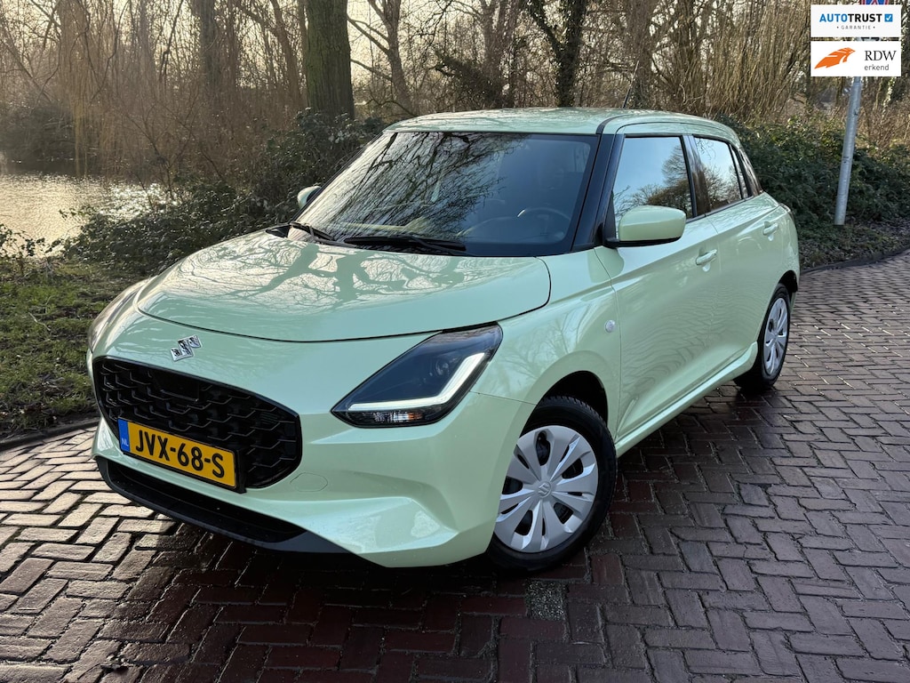 Suzuki Swift 1.2 Comfort Smart Hybrid 6 X Suzuki SWIFT 1Eig. 4800km b.j.12-2024 Carplay ,Camera PDC ,Adaptive cruise