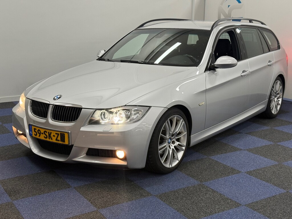 BMW 3-Serie Touring 325i High Executive / ZEER NETTE AUTO / NAP / NIEUWE KETTING-SET
