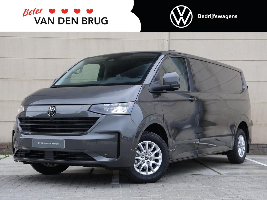 Volkswagen Transporter Style 2.5 eHybrid 233PK L2 Automaat | Climatronic Airco | Adaptive Cruise control | Navigatie via App connect | Camera | PDC | Trekhaak | Comfortstoel | Lm velgen |