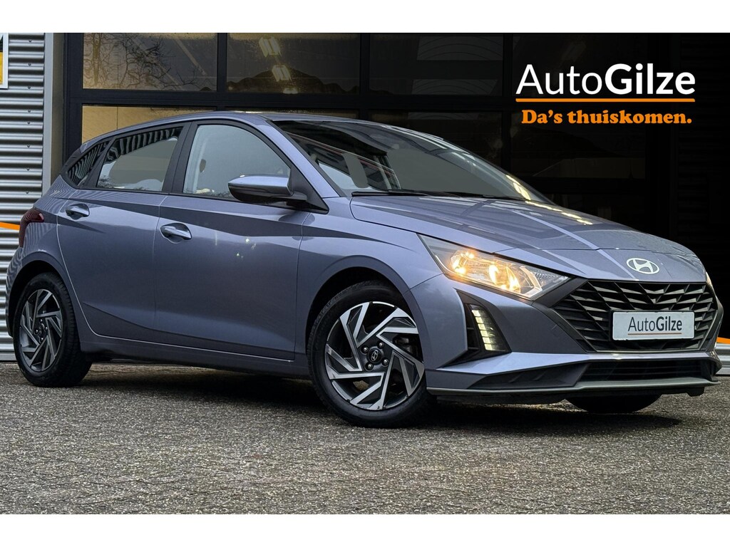 Hyundai i20 1.2 MPI Comfort Smart l Facelift l Stoelverwarming l Carplay l Lichtmetaal l Camera l Clima