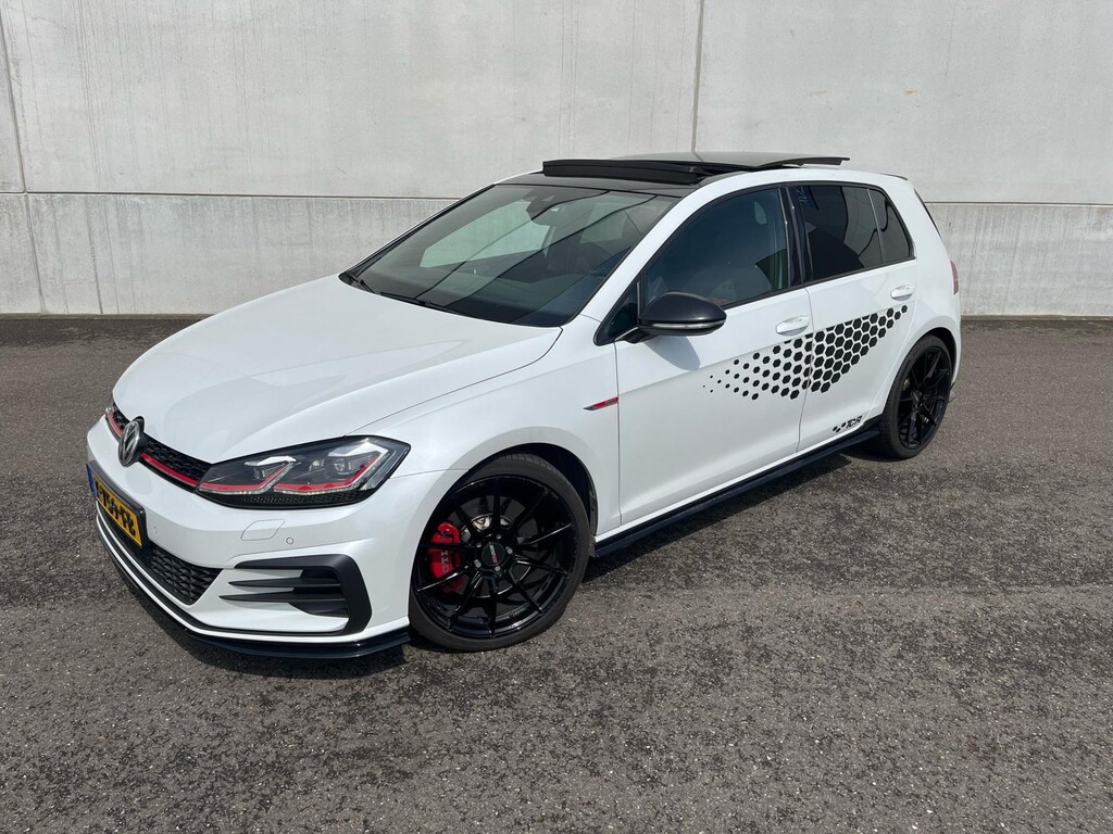 Volkswagen Golf 2.0 TSI GTI TCR PANO LED DIGITALE TELLER ACC STOELVERWARMING CARPLAY CAMERA LANE ASSIST