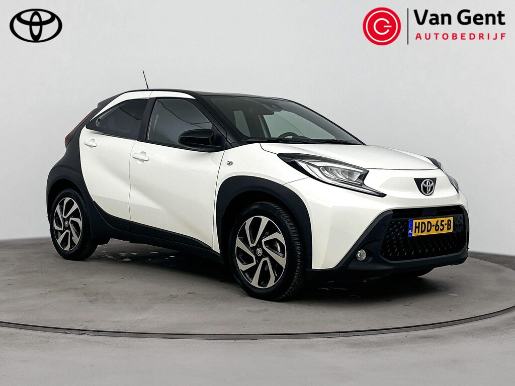 Toyota Aygo X 1.0 VVT-i MT Pulse | Apple Carplay / Android Auto | Adaptive Cruise | LED | Clima | Camera | 17 inch | Privacy glas