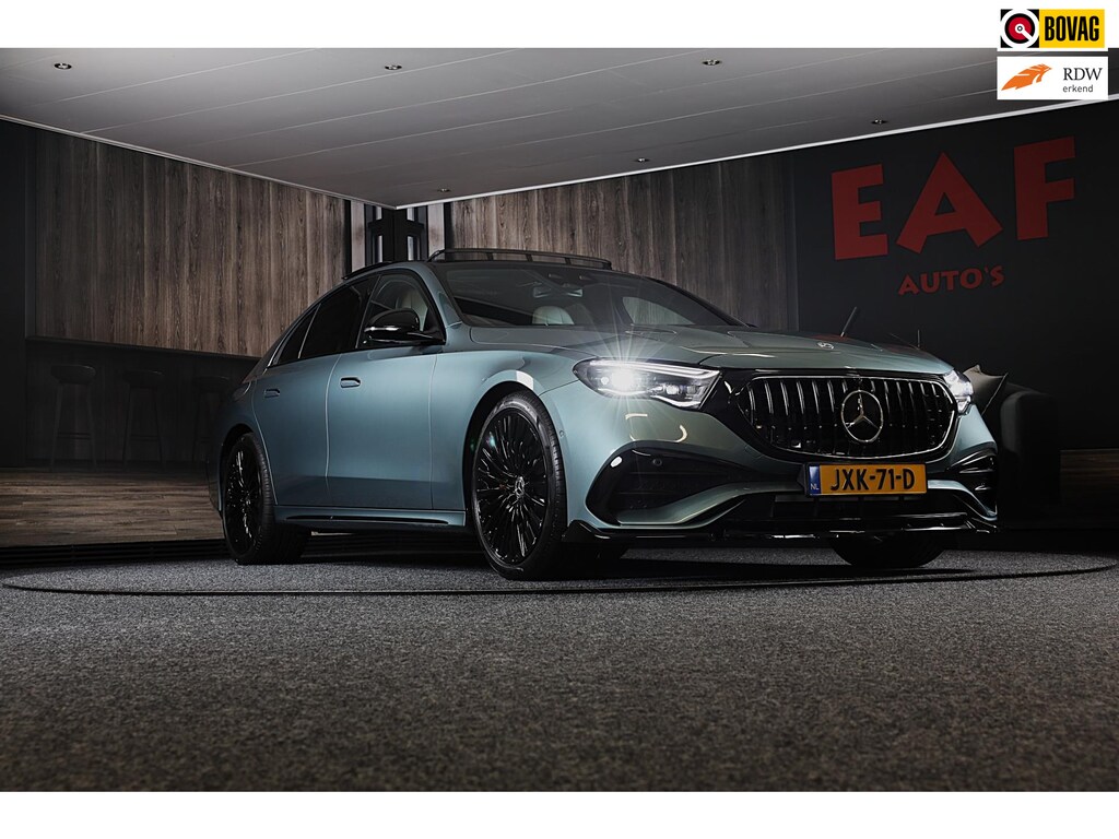 Mercedes-Benz E-klasse 300 e AMG 53 Look / HYPERSCREEN / Massage / Burmester 4D / Head Up / LUCHTVERING / Acc / Open Pano / 20 Inc