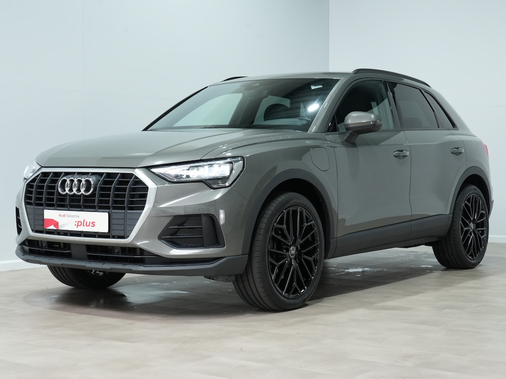 Audi Q3 45 TFSI e 245pk advance SOH 97% | Carplay | 20 inch | Stoelverwarming | Parkeerhulp | Trekhaak | Navi | 4