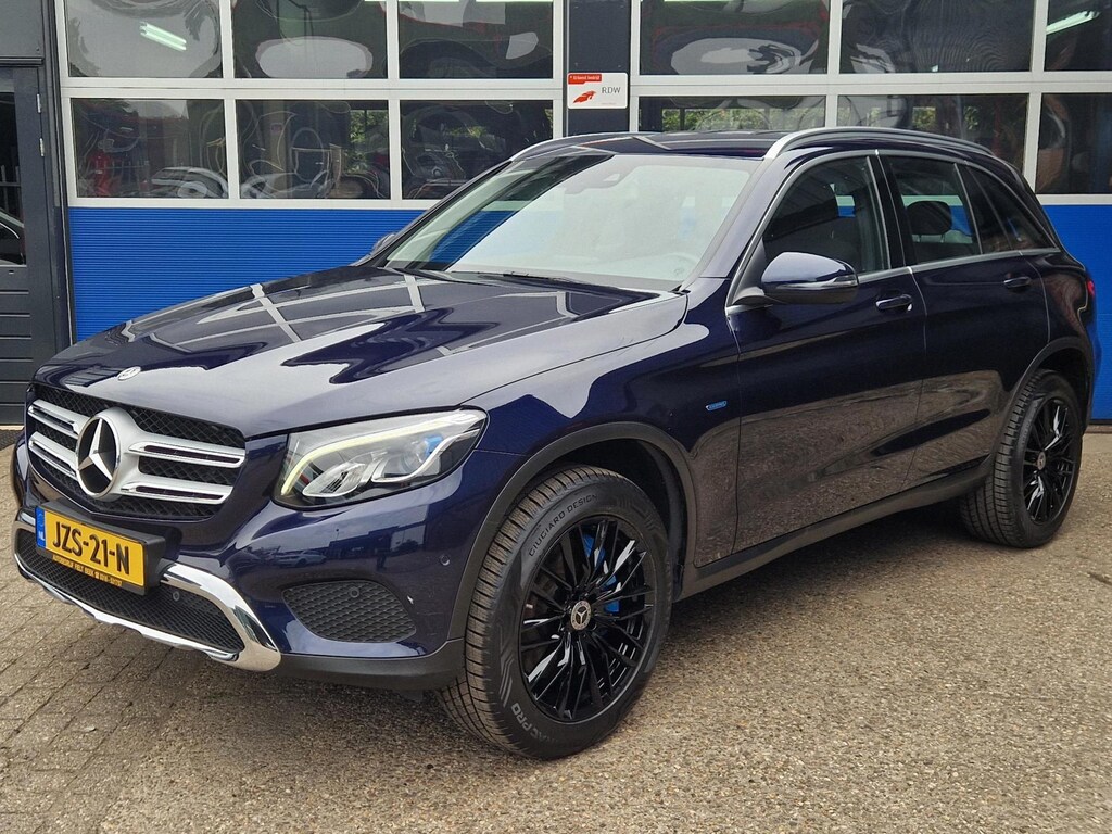 Mercedes-Benz GLC 350e 4MATIC Benzine-Hybride/ Automaat / Wegklapbare trekhaak / Navigatie / Elektrische achterklep