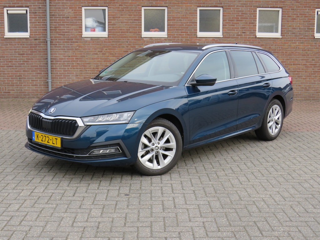 Skoda Octavia Combi 1.0 TSI 111Pk Business Edition Plus * Rijklaarprijs incl. garantie * Pano-dak * Camera * Electr. A-Klep * Led Koplampen * Dig. Cockpit *