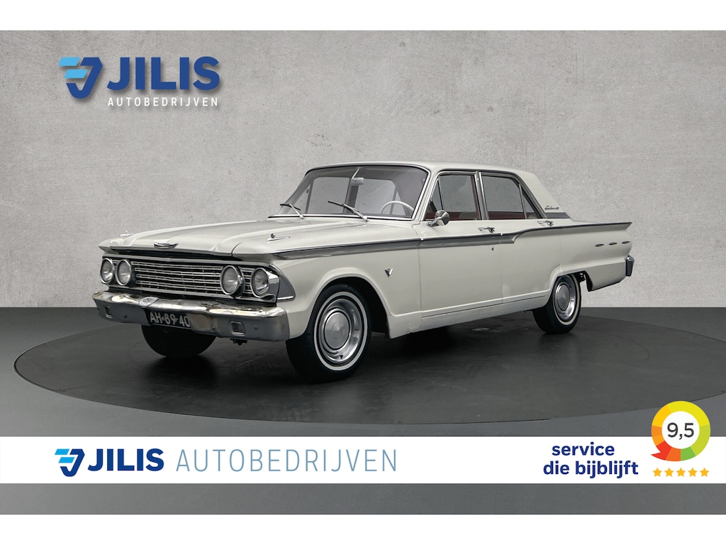 Ford Fairlane 500 V8 4-deur sedan 1962