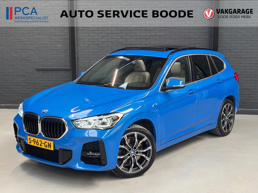 BMW X1 XDrive25e (220 pk) PHEV M sport automaat - leer - schuifdak - trekhaak