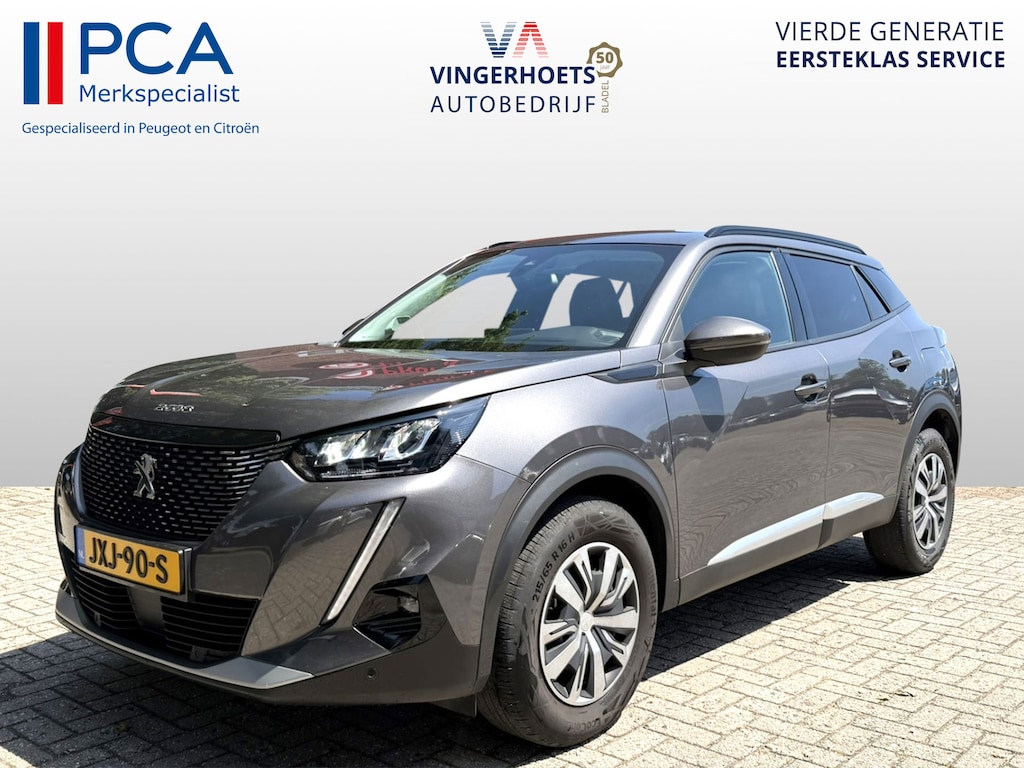 Peugeot 2008 130 Pk Allure * Automaat * Allure * * Navigatie * Keyless Start Button * 1/2 Lederen Interieur * Achteruitrij Parkeer Camera * L.M. Velgen * Climate & Cruise Control * Vingerhoets; Vierde Generatie Eersteklas Service. Al meer dan 100 jaar een begrip in de Brabantse Kempen.