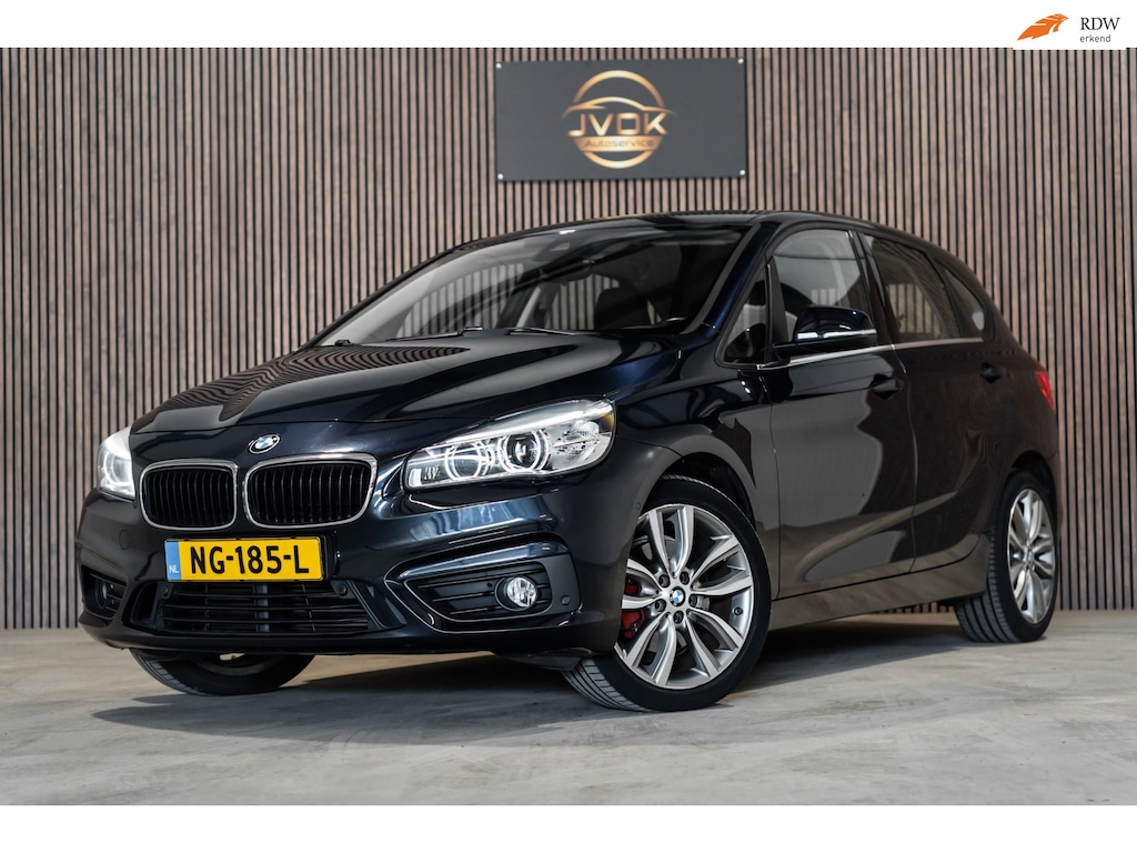 BMW 2-Serie Active Tourer 220i Leder PDC Automaat Stoelverwarming