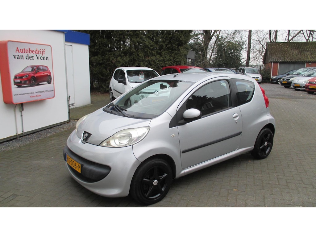 Peugeot 107 1.0-12V XR
