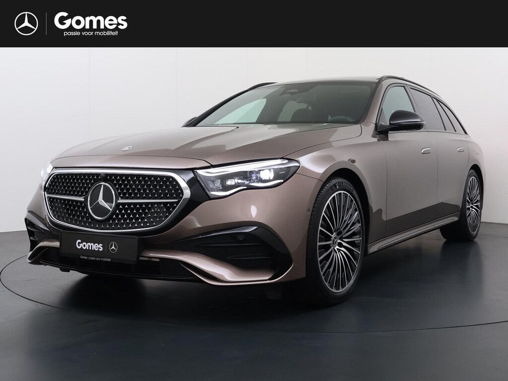 Mercedes-Benz E-klasse Estate 300 e Business Solution AMG | Night Pakket | Trekhaak | Panoramadak | 360° Camera | Augmented Reality voor Navigatie | DISTRONIC Afstandsassistent | Dodehoekassistent | Verkeersbordassistent | DIGITAL LIGHT | Elektrisch Verstelbare Stoelen + Memory | Stoelverwarming | Sfeerverlichting | Apple CarPlay | Android Auto | Elektrisch Inklapbare Buitenspiegels | Parkeersensoren