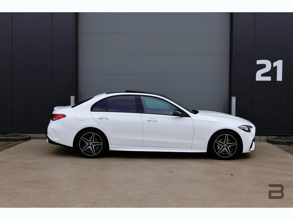 Mercedes-Benz C-klasse 200 AMG Line / Panoramadak / Memory Stoelen / 360 Camera / Night Pakket / Burmester Surround