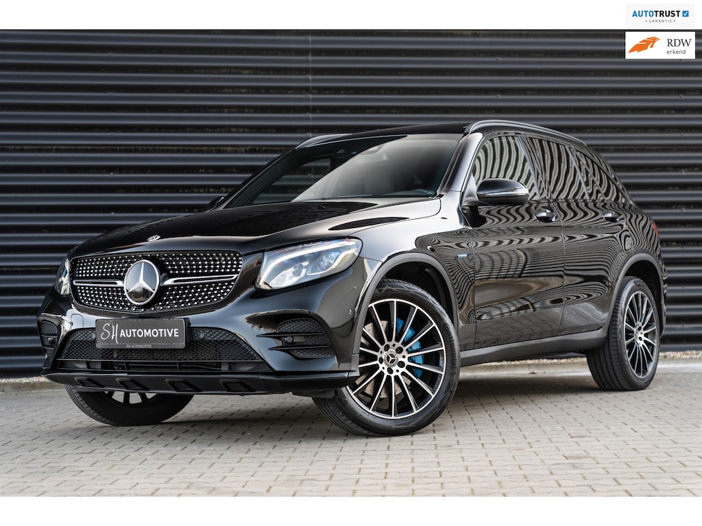 Mercedes-Benz GLC 350e 4MATIC AMG / PANO / MEMORY / BURMESTER / CARPLAY