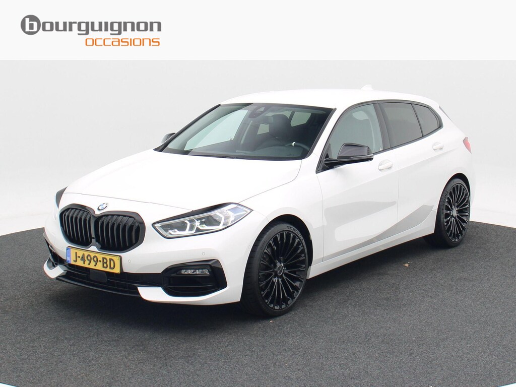 BMW 1-Serie 118i 140 Pk High Executive Edition | M-Design | Stoelverwarming | Climatronic | Full LED | Navigatie | Virtual Cockpit | 19 Inch | 124.706 Km !!
