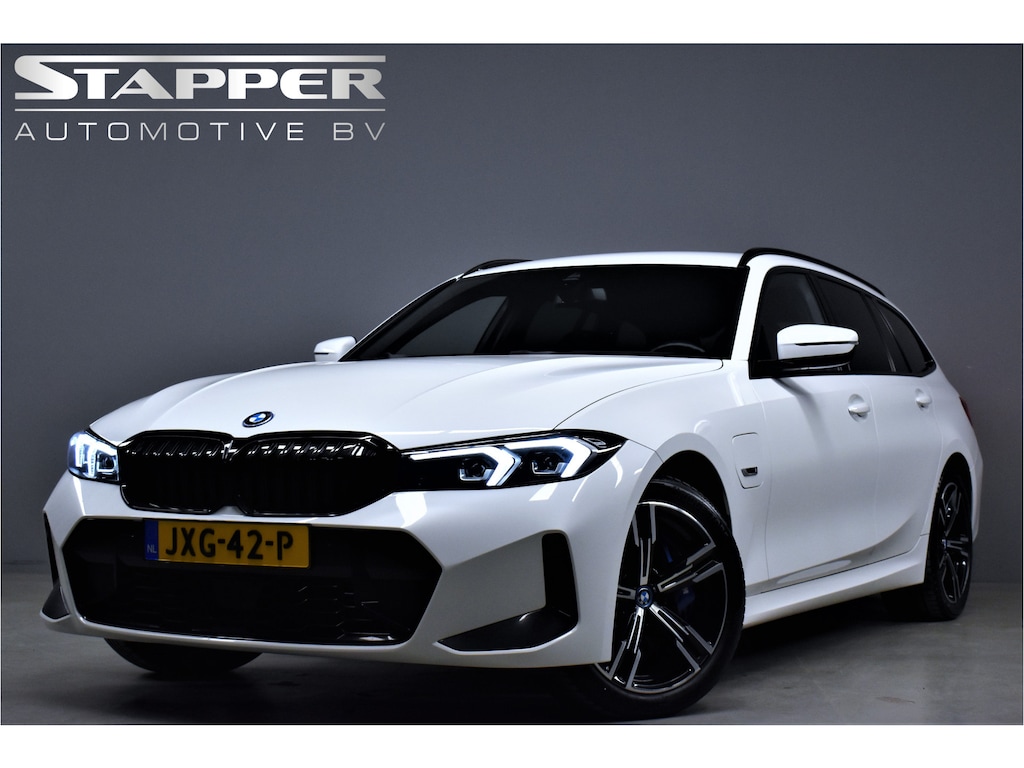 BMW 3-Serie Touring 330e 292pk LCI M-Sport Eig. Dealer OH Virtual/Carplay/Head-Up/Led/Alcantara/Leer/Adap-Cruise/Lmv18"