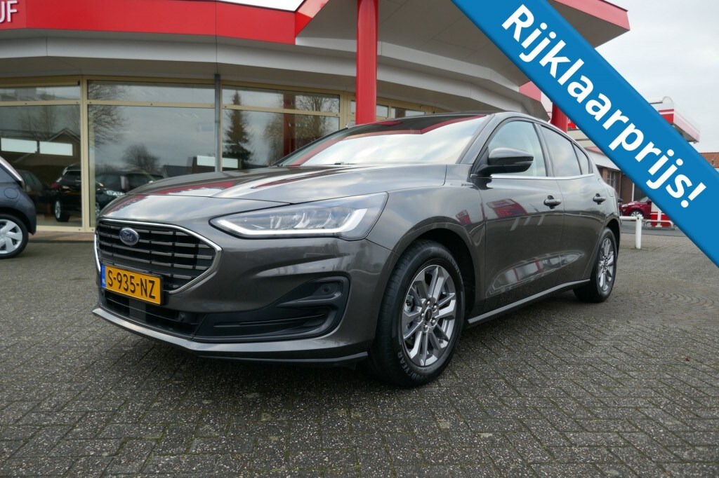 Ford Focus 1.0 EBH TITANIUM 125 PK    MILDHYBRID / GROOTSCHERM/ APPLE