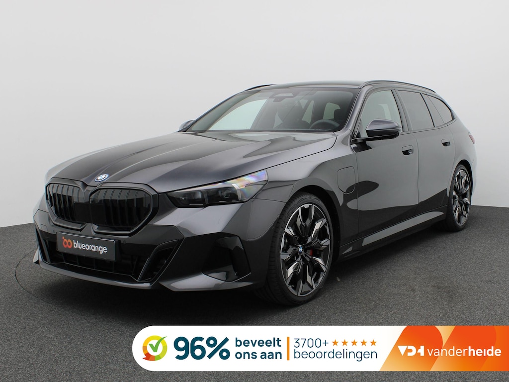 BMW 5-Serie Touring 530e xDrive 299PK Aut. M-Sport Pro, Panoramadak, Head-Up Display, Stoelverwarming & ventilatie, Bowers & Wilkins Audio, Elektr. Achterklep, Trekhaak, 21" LM Velgen