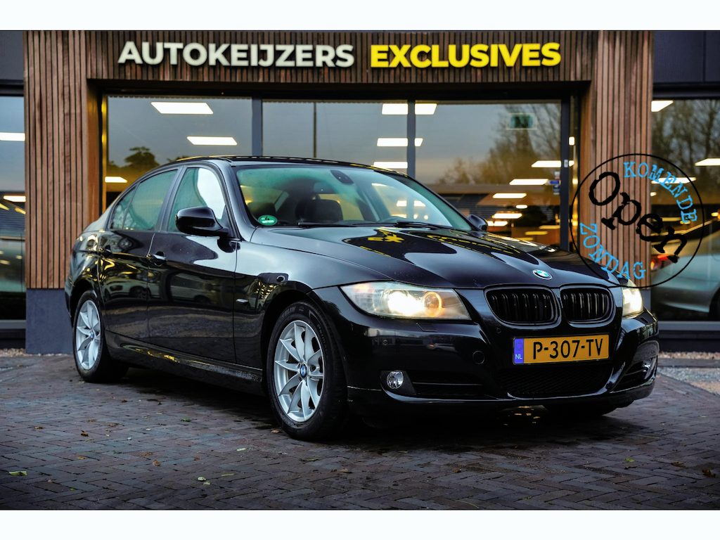 BMW 3-Serie 320i Business Line Clima Navi PDC Automaat! Leer