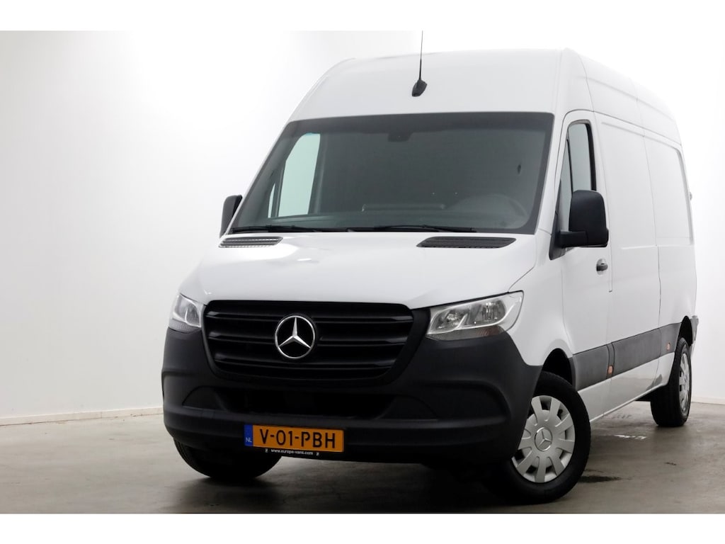 Mercedes-Benz Sprinter 311 CDI 115pk L2H2 Airco/Carplay 10-2023