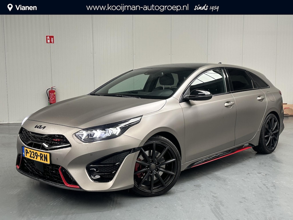Kia ProCeed 1.6 T-GDi GT Snelste uitvoering, GT, 205PK! Sportuitlaat, WRAP, originele kleur zwart kan ook