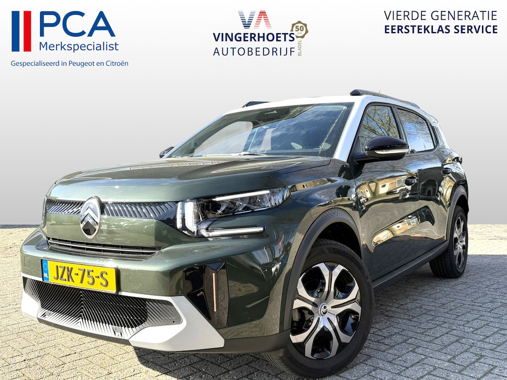 Citroën C3 Aircross 1.2 Benzine Turbo 100 pk Plus * Nieuw Type * 1.500 kg Trekvermogen. Two Tone Lak Dakkleur * Draadloos Apple Carplay / Android Auto voor Up to date Google Maps & Spotify * Climate & Cruise Control * Happy Tag Labels * Vingerhoets; Vierde Generatie Eersteklas Service. Al meer dan 100 jaar een begrip in de Brabantse Kempen.