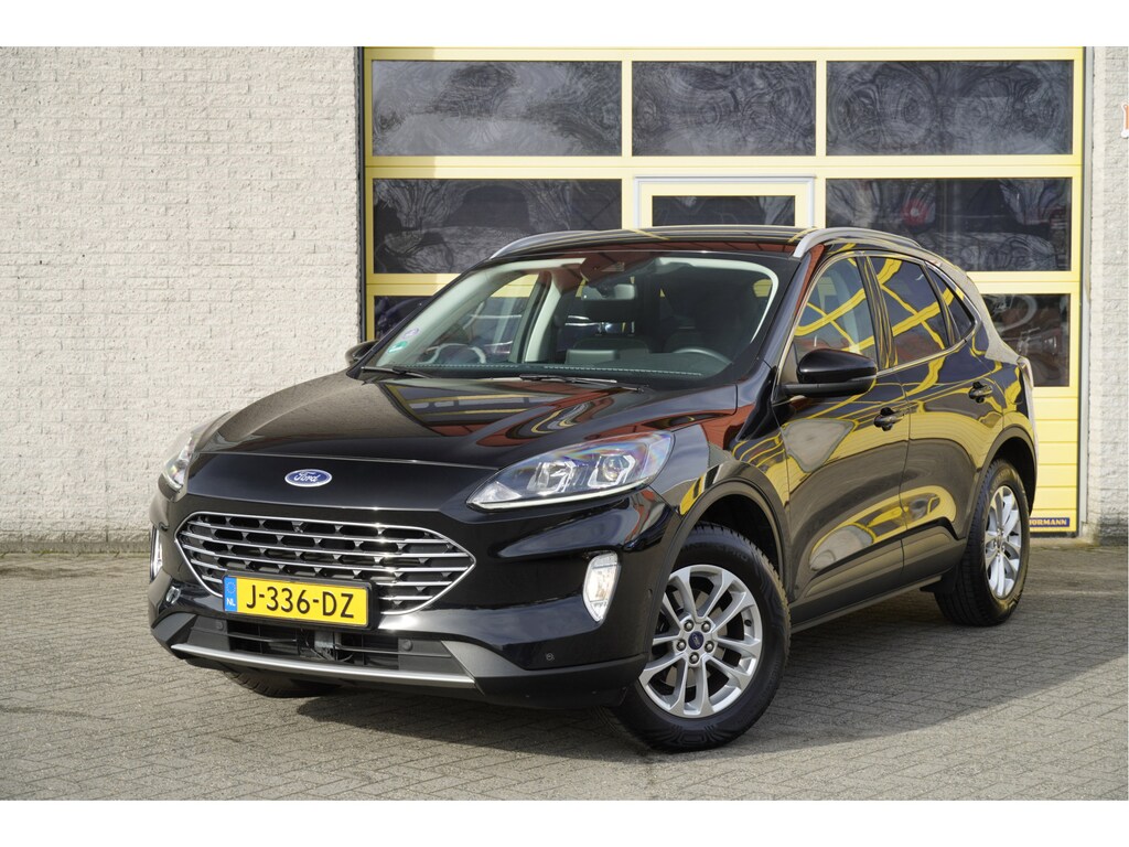 Ford Kuga 1.5 EcoBoost 150PK! Titanium BJ2020 Lmv 17" | Led | Pdc | Navi | Keyless entry | Achteruitrijcamera | App-Connect | Climate control | Cruise control | Sportstoelen | Extra getint glas