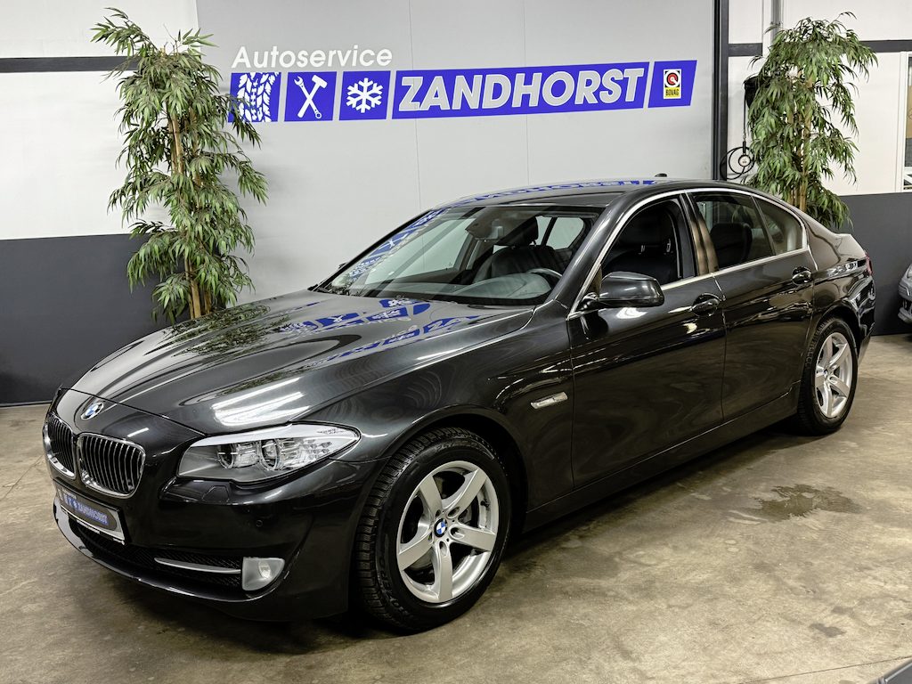 BMW 5-Serie 520i High Executive // Autom. // Leer // Stoelverw.