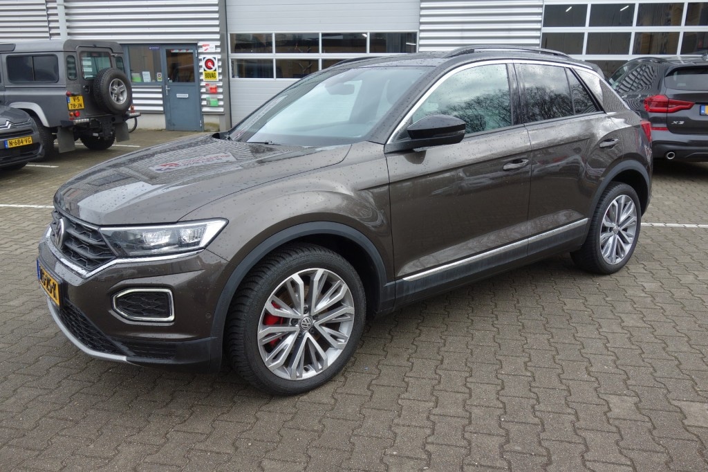 Volkswagen T-Roc 1.5 TSI SPORT, Pano, 18 Inch, Beats, Winterpakket