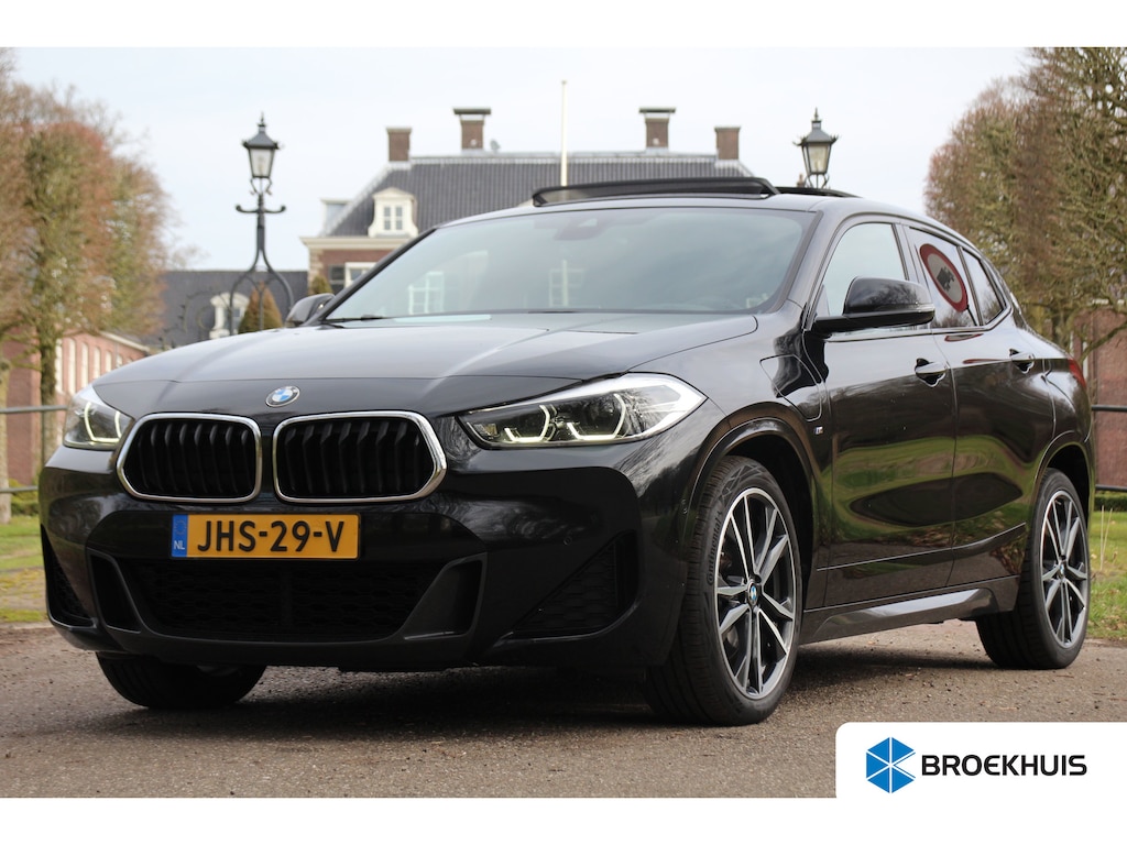 BMW X2 xDrive25e High Executive | M SPORT | PANO DAK | 19'' LMV | LEDER ZETELS | STOELVERWARMING | DEALER OH | PRACHTIGE STAAT!