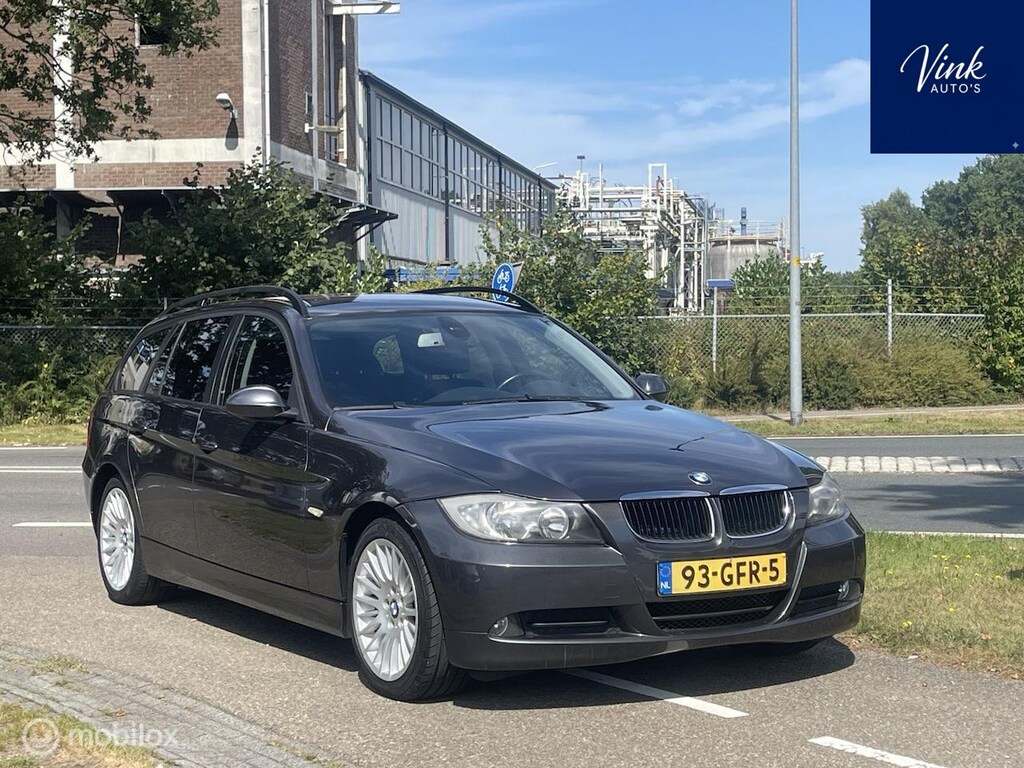 BMW 3-Serie Touring 318i Business Line AUTOMAAT|Navigatie|Parkeersensoren|Climate Control