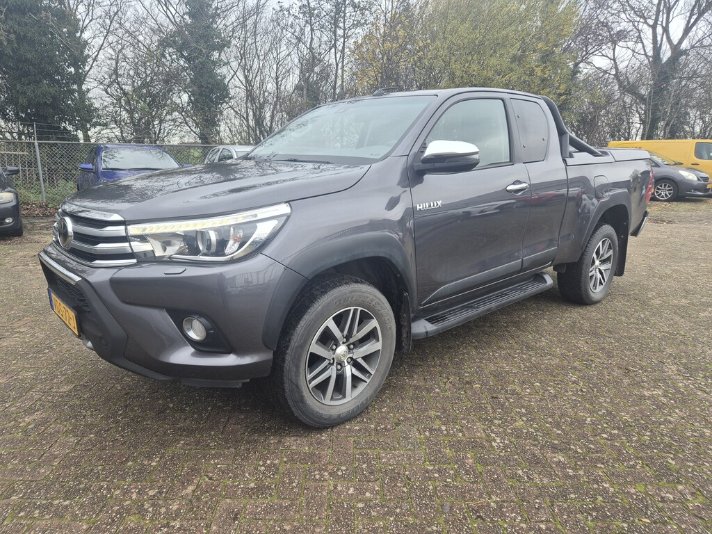 Toyota Hilux 2.4 D-4D-F Xtra Cab Challenger