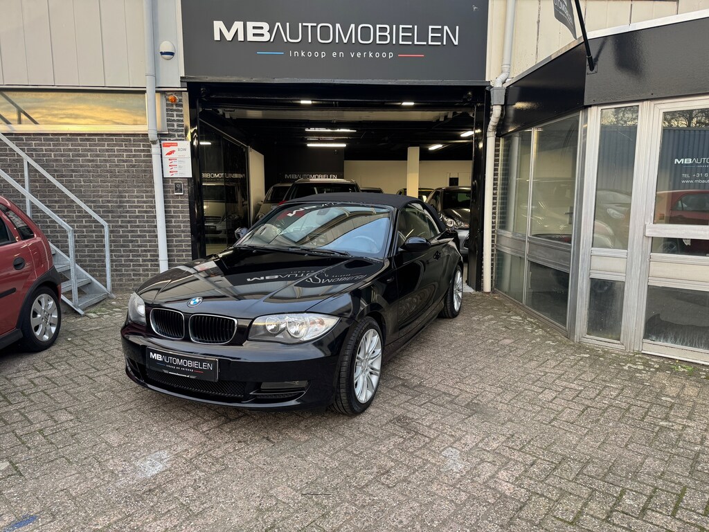 BMW 1-Serie Cabrio 118i/Cabrio/Zwart'/Bom voll Opties/Carplay/APK/nette Auto!!