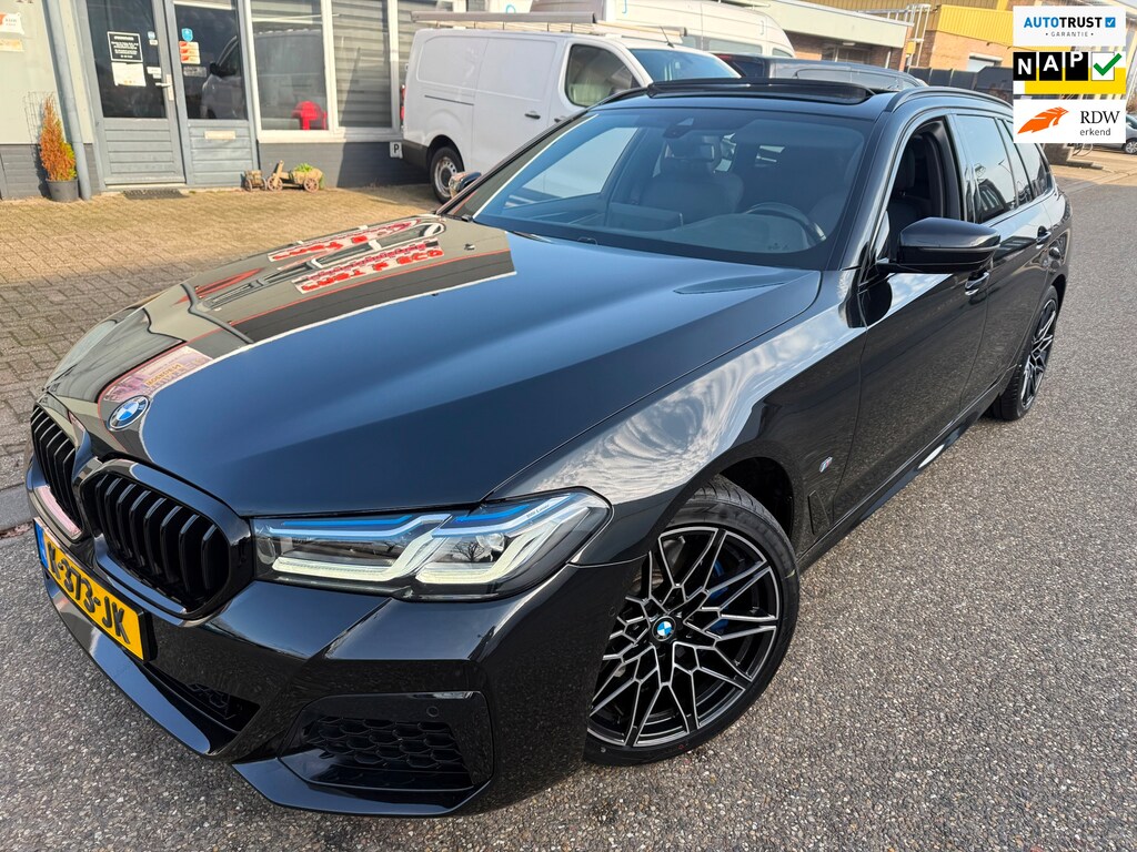 BMW 5-Serie Touring 530i HYBRID 2021 HIGH-EXE M-EDITION PANO LEDER NAP LUXE