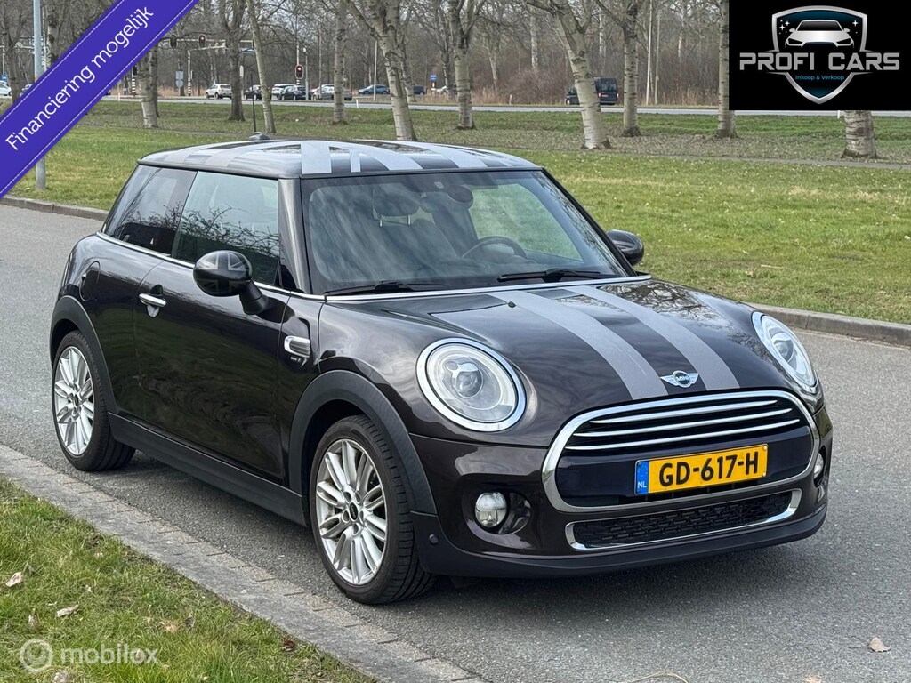 MINI Cooper Mini 1.5 Chili Business Navi Airco Sfeerverlichting