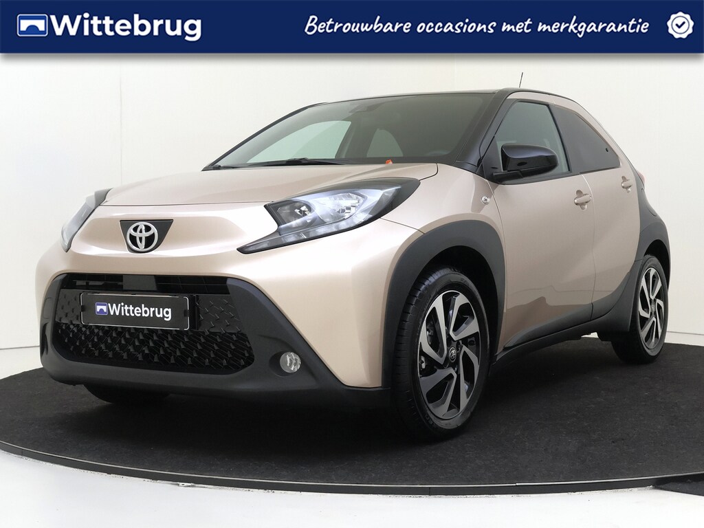 Toyota Aygo X 1.0 VVT-i MT Pulse TWO TONE | STOELVERWARMING | AIRCO | NAVIGATIE!