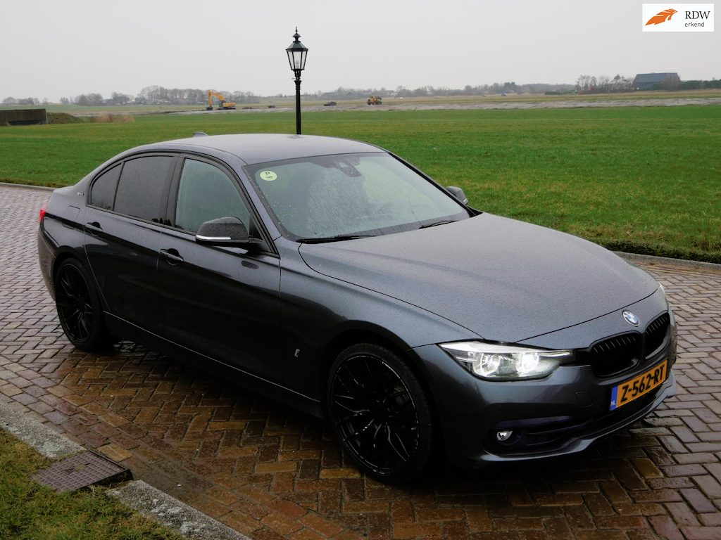 BMW 3-Serie 330e High Executive AUT HYBRIDE HiFi FULL... ** 8499 NETTO **