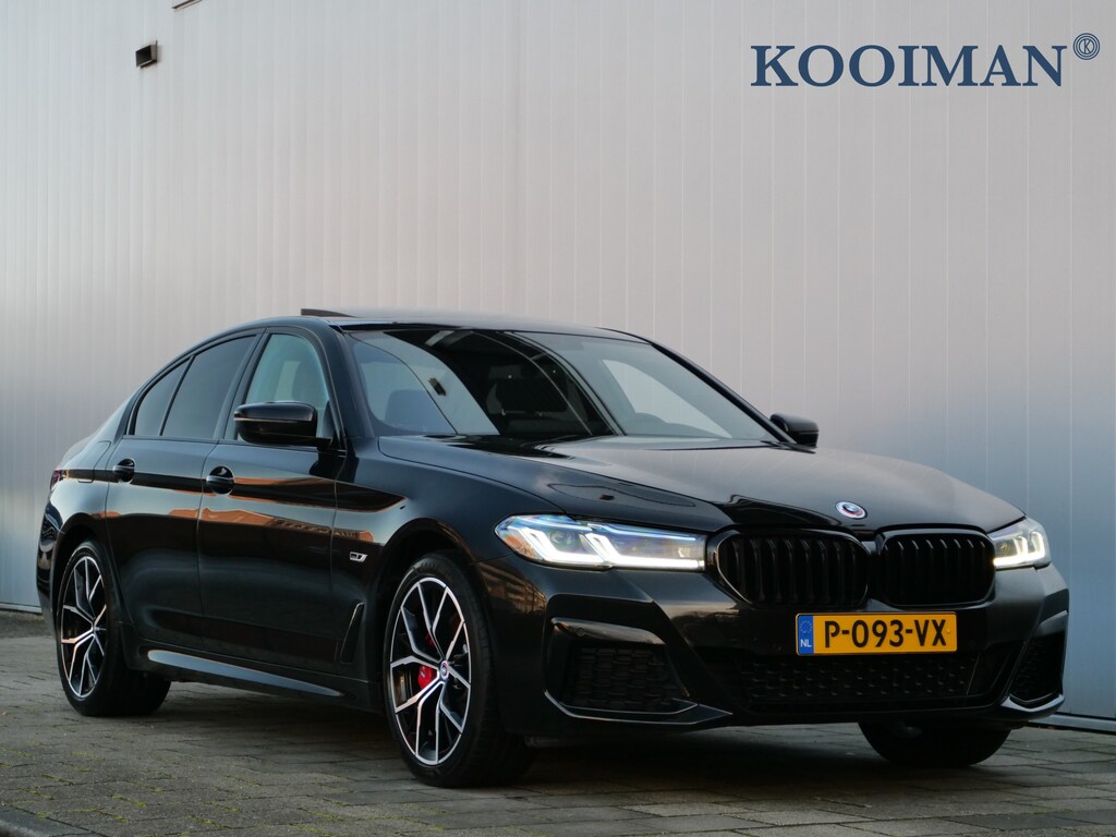 BMW 5-Serie 520e Business Edition Plus 204 Pk Automaat M-pakket / Navi / DAB / Camera / Apple Carplay